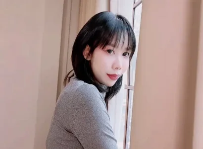 Cô nàng lồn múp xinh tươi thuê phòng trọ rồi nện với chủ